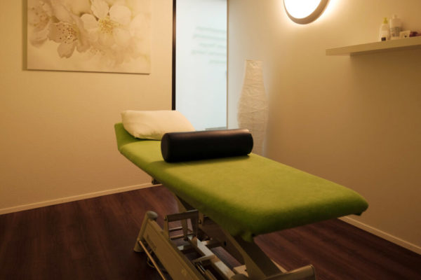 Massageraum Physiotherapie Praxis Remove Uster
